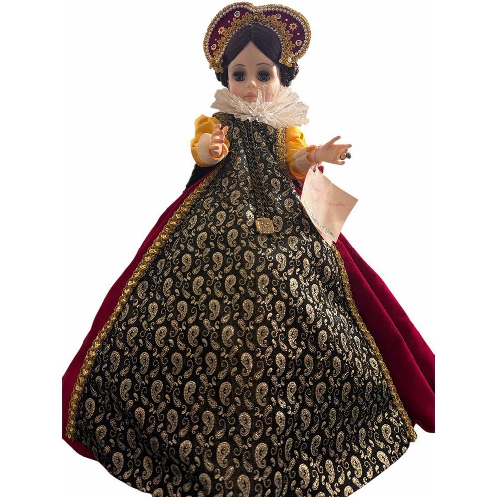 Doll vintage 1988 Madame Alexander "Mary Queen of Scots" 21-inch portrait doll.